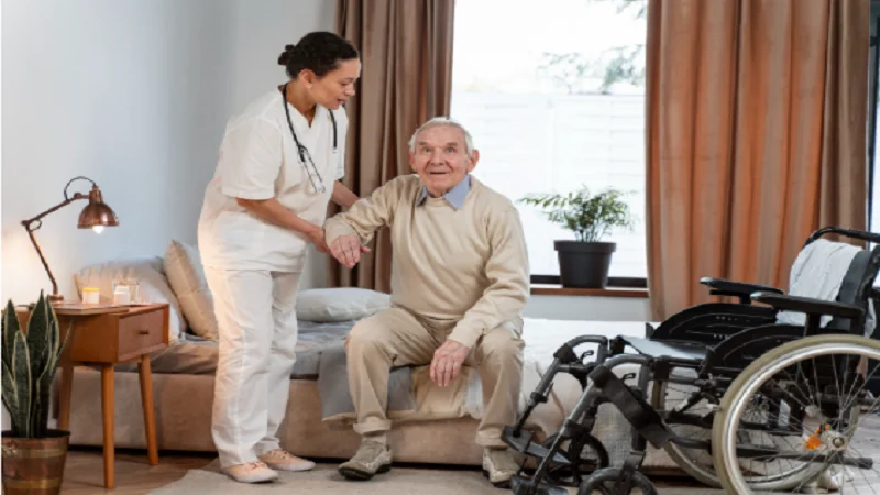 How Personalized Care Plans Improve Quality of Life in Assisted Living